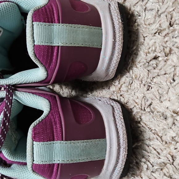 VGUC Merrell Girl's Altalight Hiking Shoes Berry Purple Gray - Picture 4 of 9